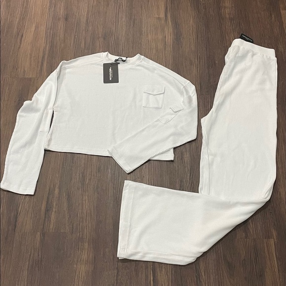 Three sets of maternity sweat suits - Picture 4 of 4